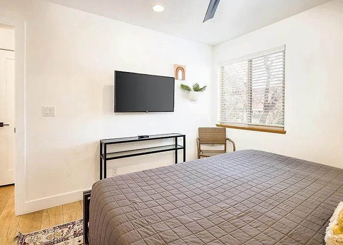 Near Downtown Stylish 2Br With Amazing Patio - 4