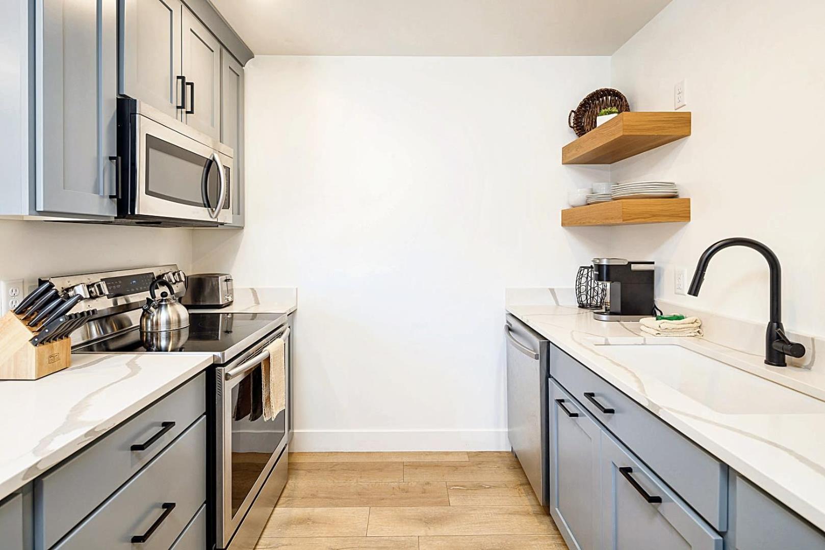 Near Downtown Stylish 2br With Amazing Patio - 4