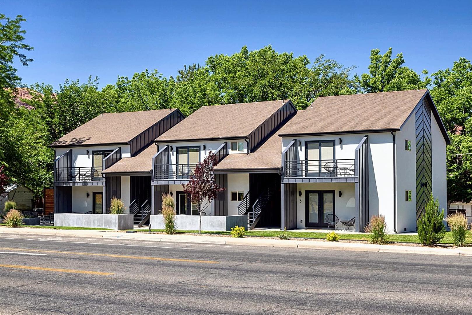 Near Downtown Stylish 2br With Amazing Patio - 4