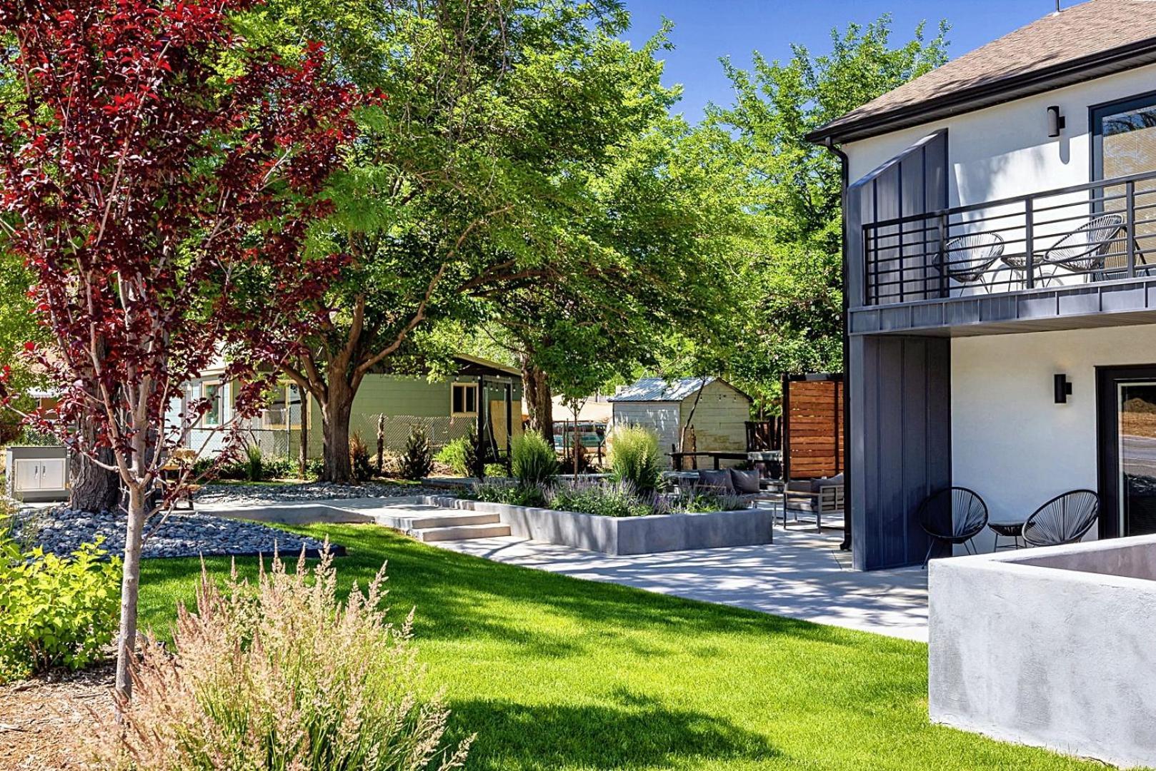 Near Downtown Stylish 2br With Amazing Patio - 4